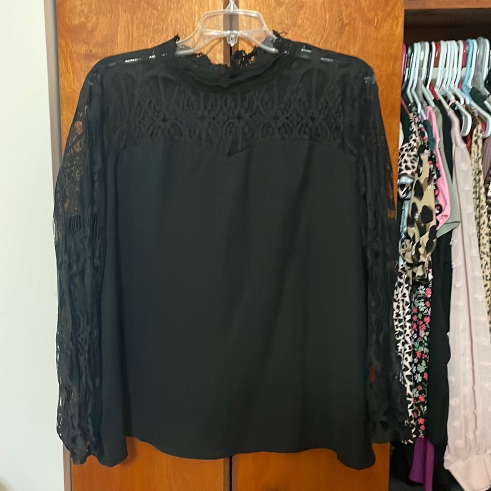 SHEIN 1X lace detail black top
